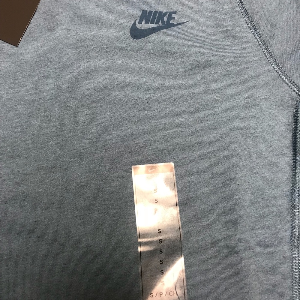 Nike French Terry Crewneck - Picture 5 of 5